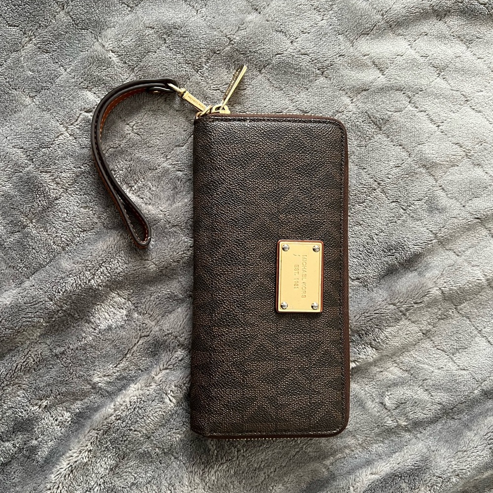 Michael Kors Brown Zip Wallet
